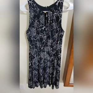 Ivanka Trump keyhole dress size Small